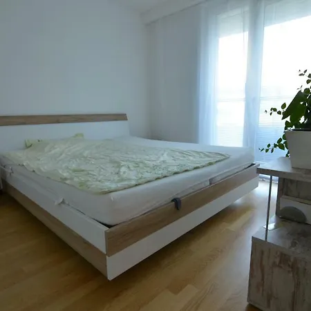 Apartment With Parking On Premise Vienna Exterior photo