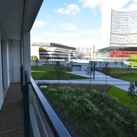 Apartment With Parking On Premise Vienna Exterior photo