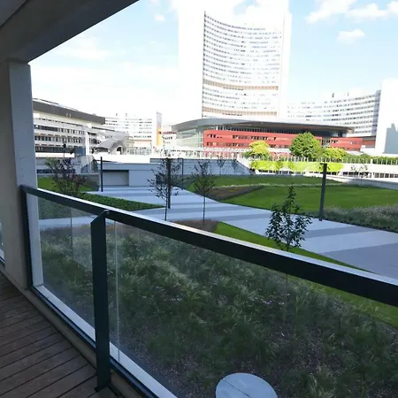 Apartment With Parking On Premise Vienna Exterior photo