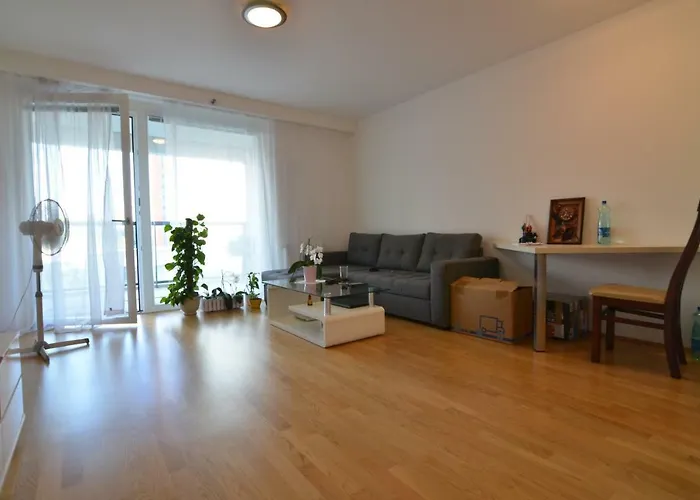 Apartment With Parking On Premise