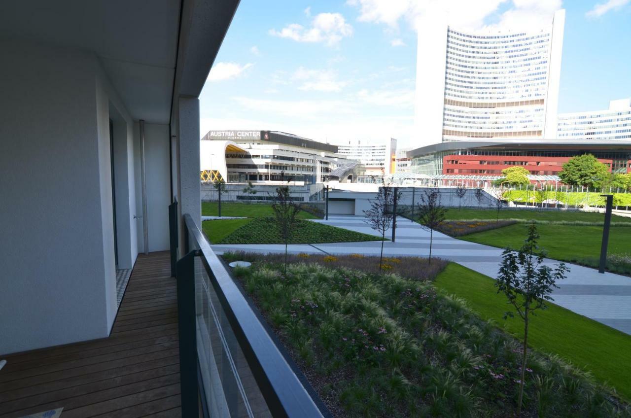 Apartment With Parking On Premise