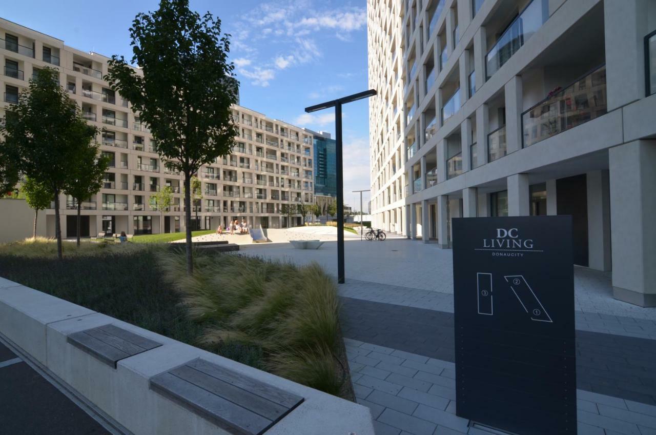 With Parking On Premise Apartment *