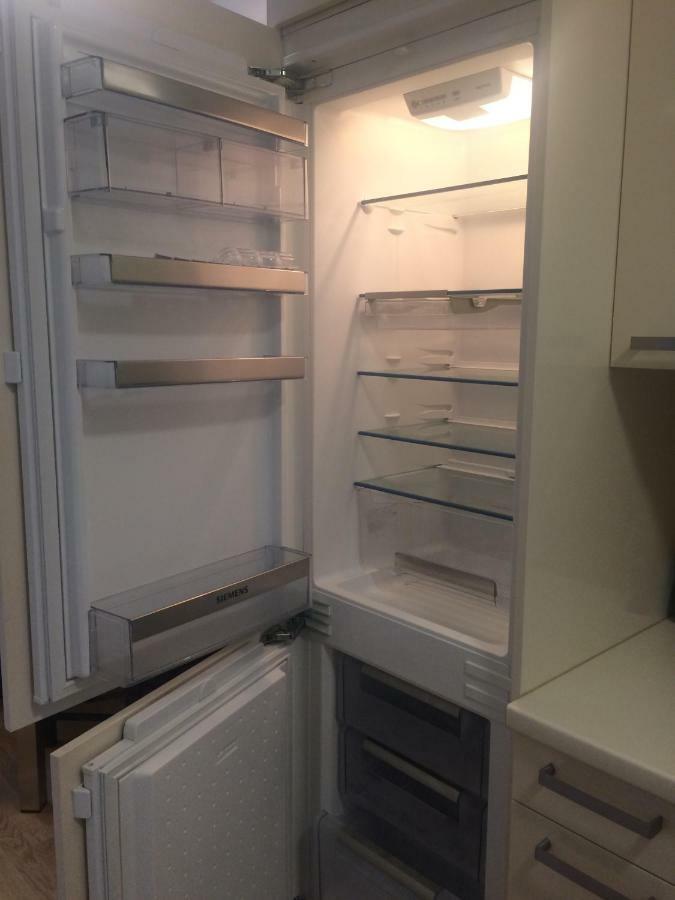 With Parking On Premise Apartment *