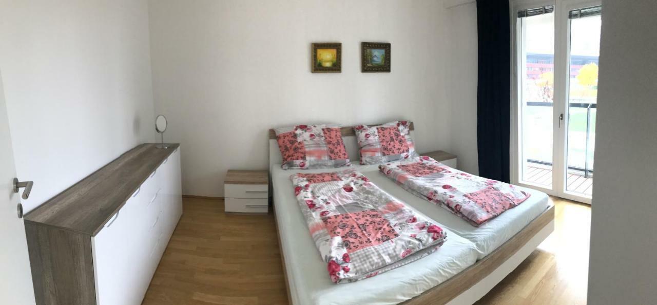 Apartment With Parking On Premise *