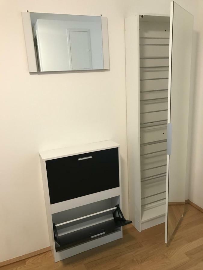 With Parking On Premise Apartment *