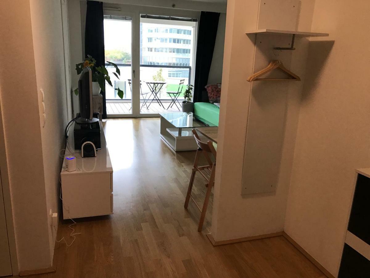Apartment With Parking On Premise