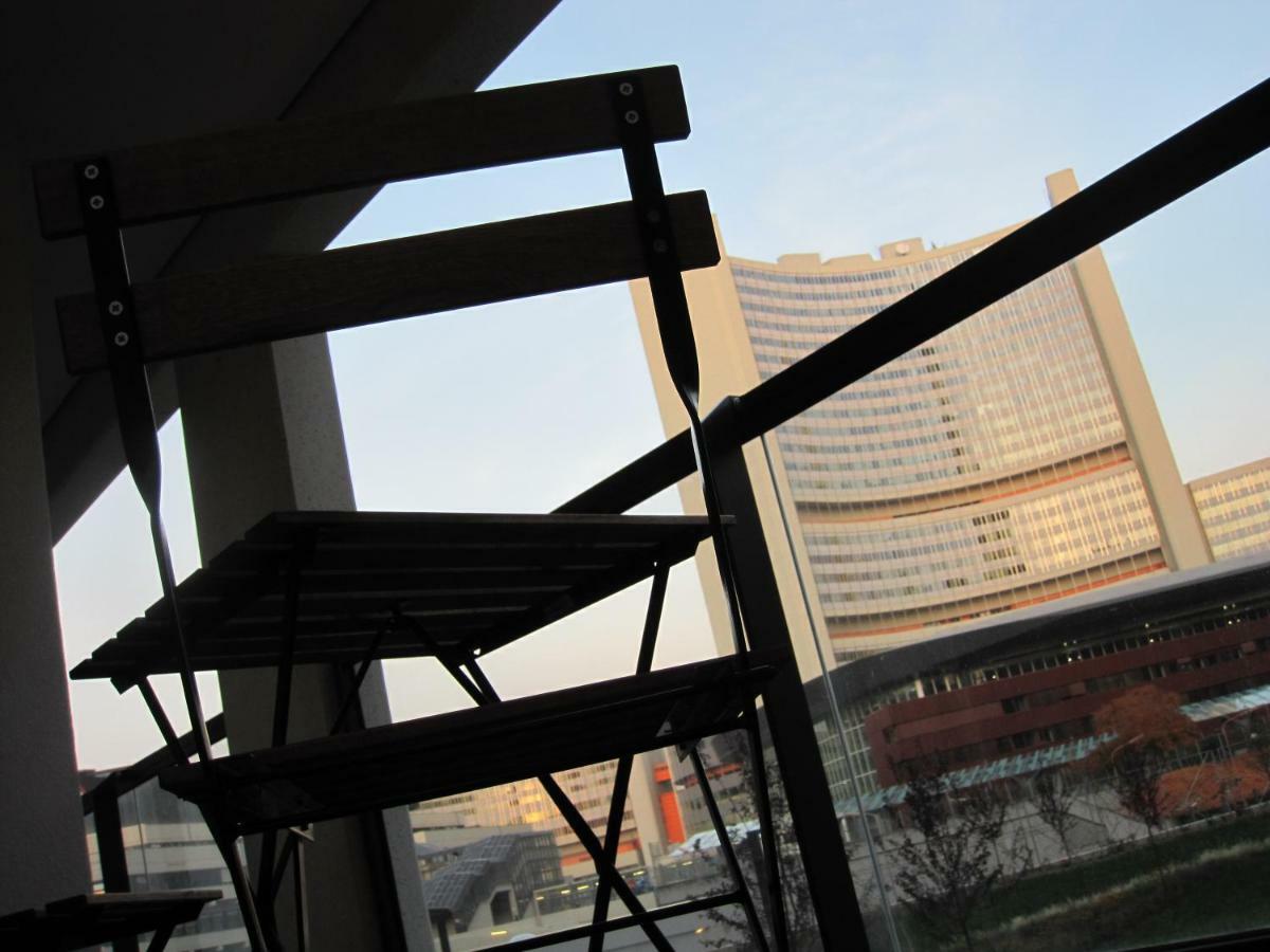 With Parking On Premise Apartment *